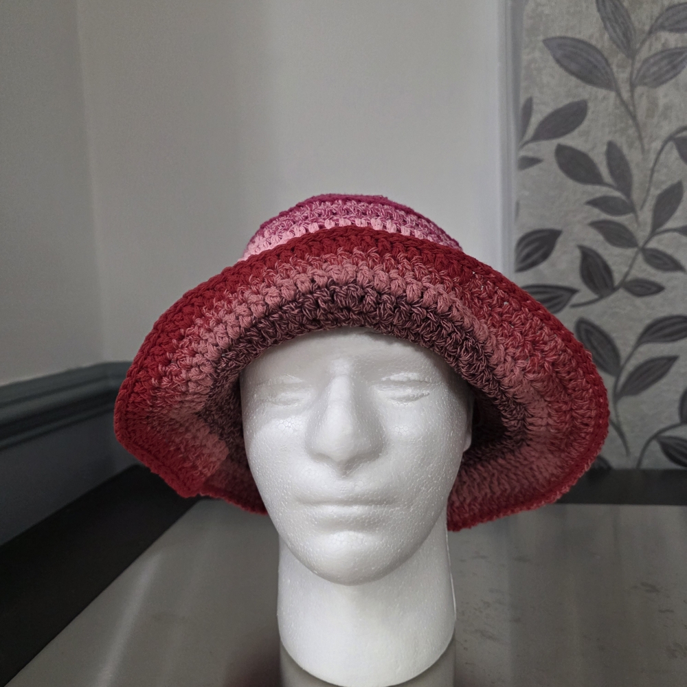 Crochet Elegant Pink Ombre Women's Bucket Hat